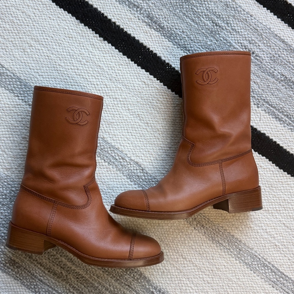 Chanel CC Quilted Leather Mid Calf Caramel Brown Boots 37.5 - Picture 2 of 9